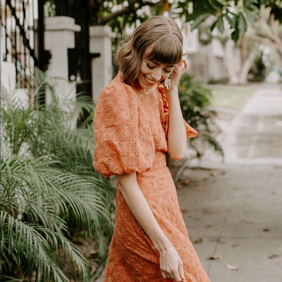 Meet Your Posher! - Picture 4 of 5